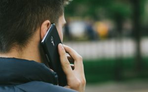 U razgovorima mobitelom Hrvati provedu 227 minuta mjesečno, a pošalju tek 24 SMS poruke