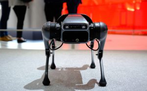Xiaomi predstavio novi sklopivi mobitel i nadograđenog robotskog psa