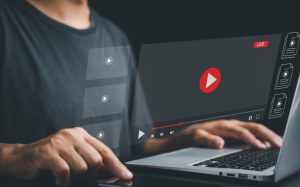 YouTube testira novi AI chatbot na odabranim videozapisima